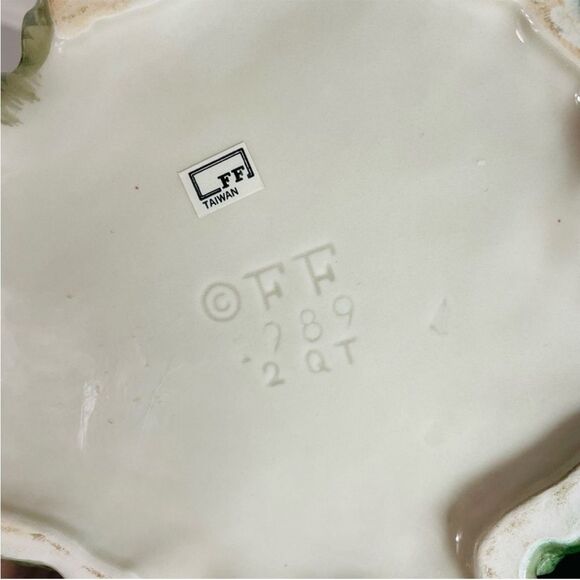 Fitz & Floyd Vintage "Old World Christmas Elves" Ceramic Trim-A-Tree 2Qt Pitcher - Picture 7 of 9